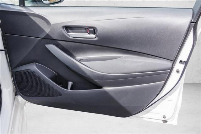 Used 2020 Toyota Corolla LE image 29