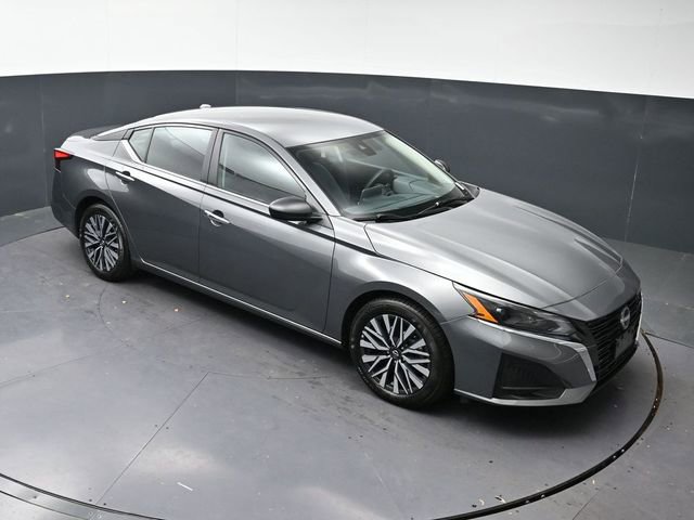 Used 2025 Nissan Altima 2.5 SV image 27