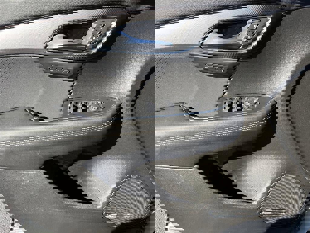 Certified 2025 Buick Envision Sport Touring image 16