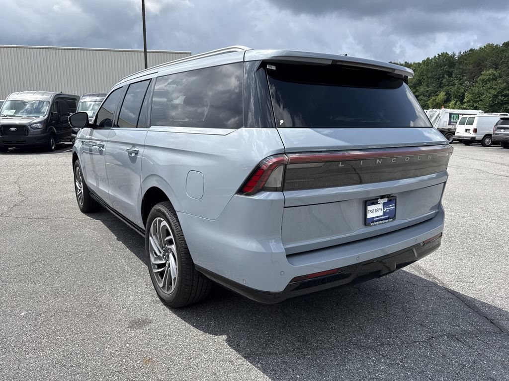 Used 2025 Lincoln Navigator L Reserve AWD/4WD image 5