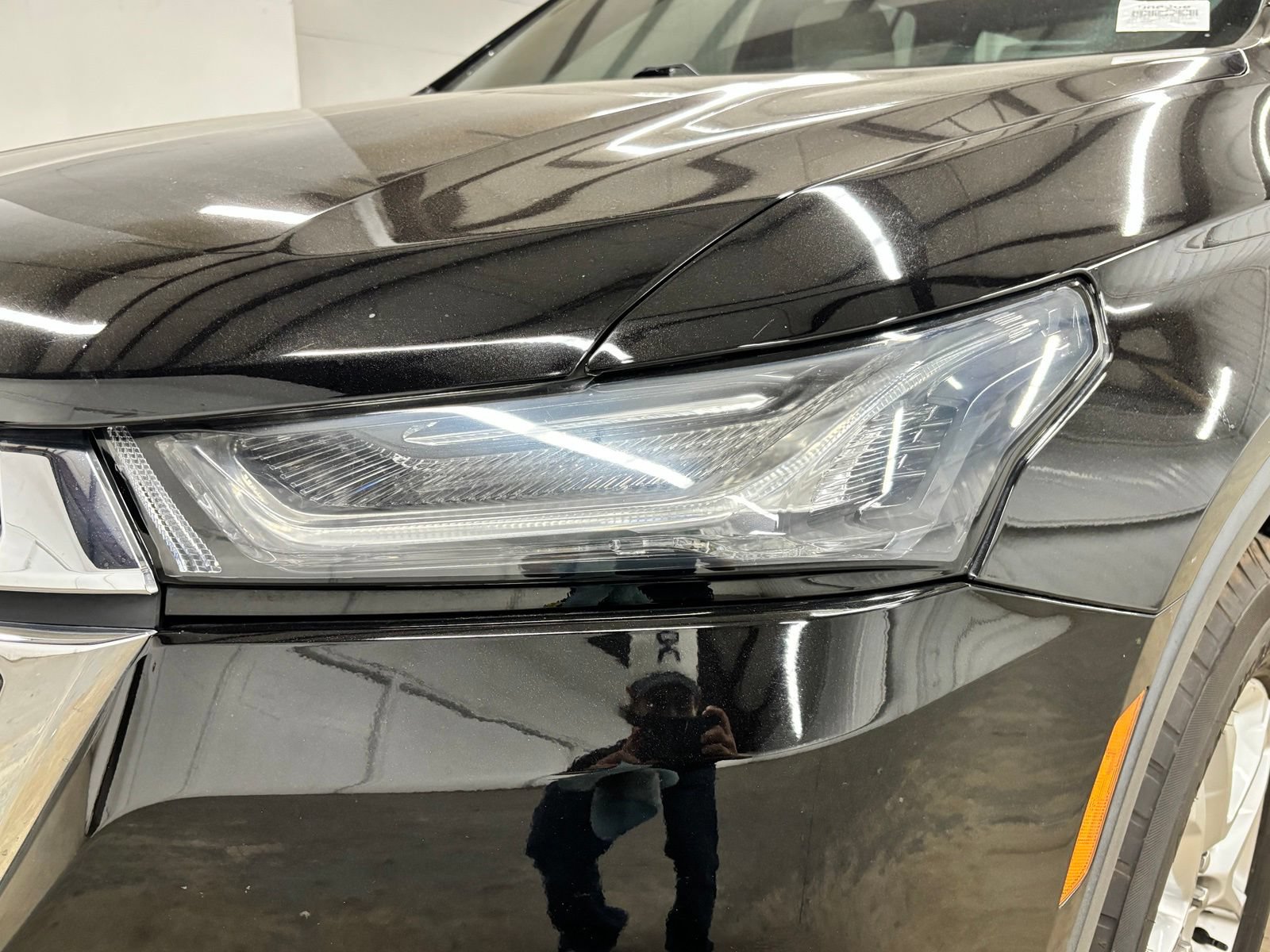 Used 2023 Chevrolet Traverse LS FWD image 8