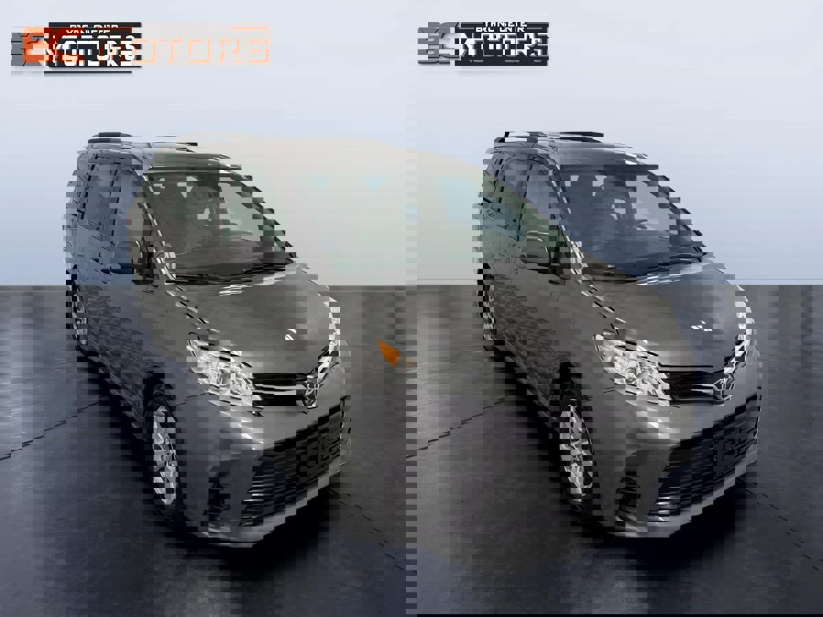 Used 2020 Toyota Sienna LE image 7