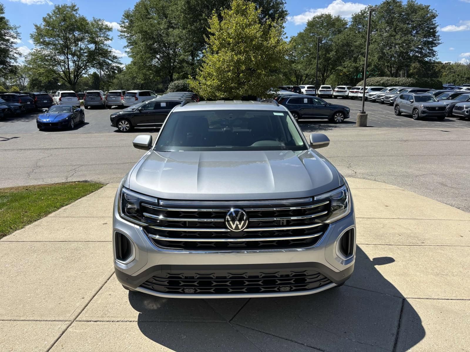 New 2026 Volkswagen Atlas SE image 2