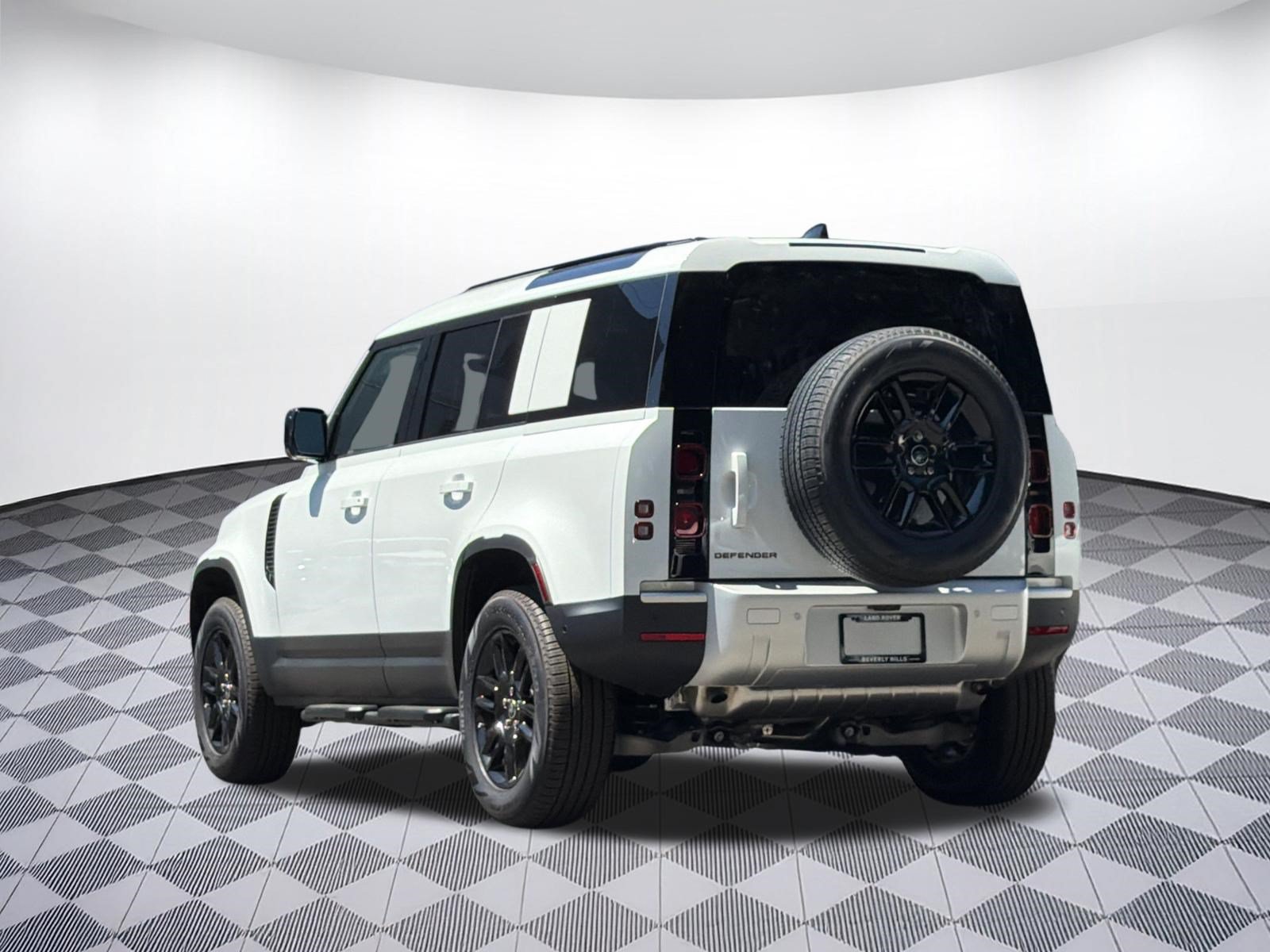 Used 2025 Land Rover Defender 110 S AWD/4WD image 3