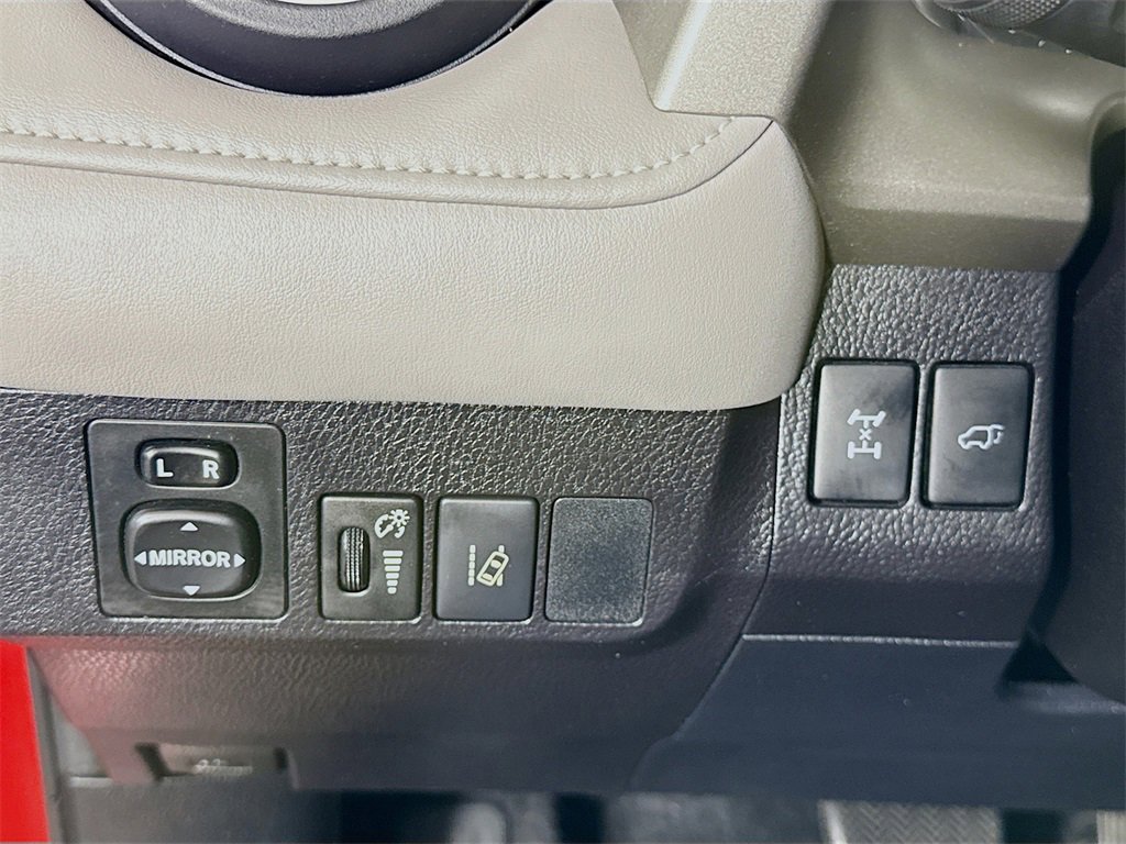 Used 2017 Toyota RAV4 Limited image 19