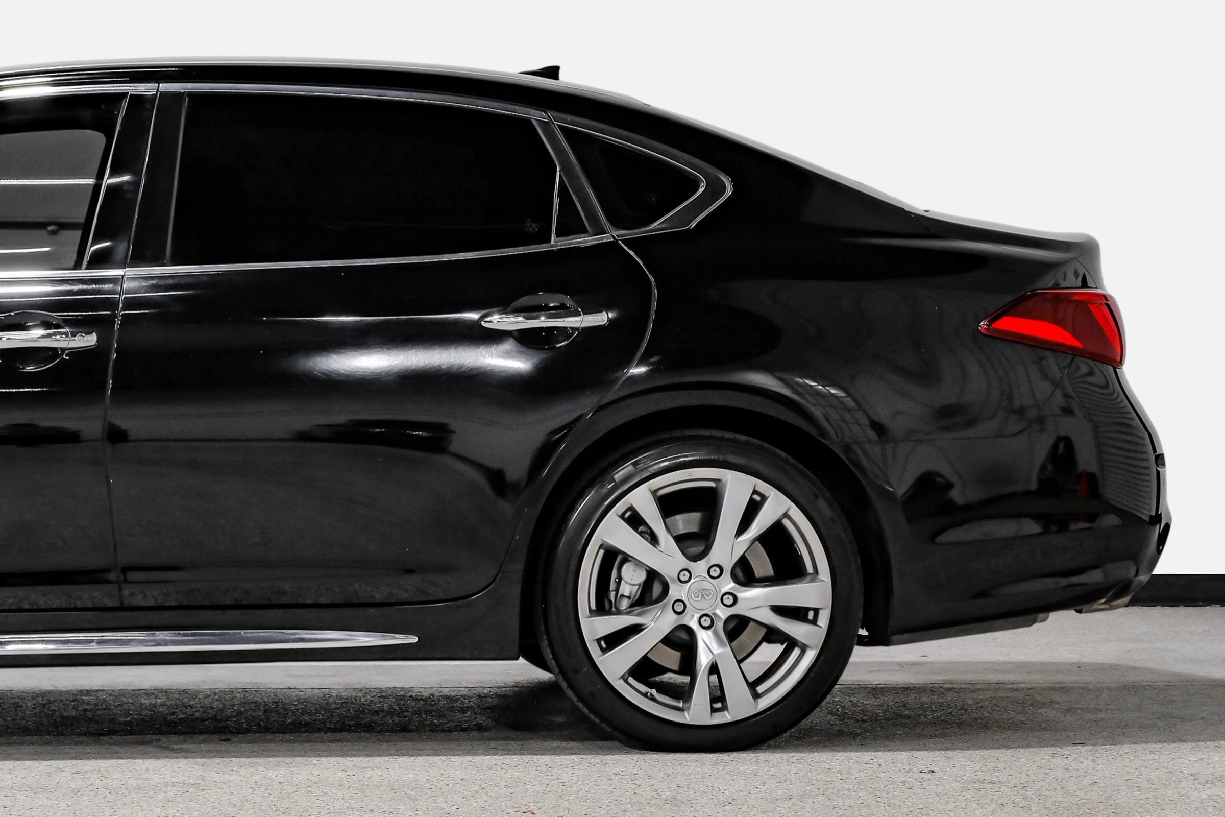 Used 2015 INFINITI Q70 L 3.7 w/ Technology Package image 15