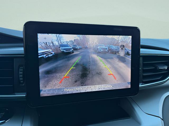 Used 2022 Ford Explorer XLT w/ Equipment Group 202A AWD/4WD image 11