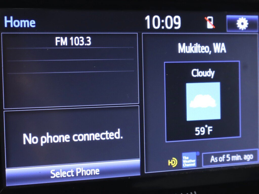 Used 2018 Toyota Tundra SR5 w/ TRD Off Road Package image 20