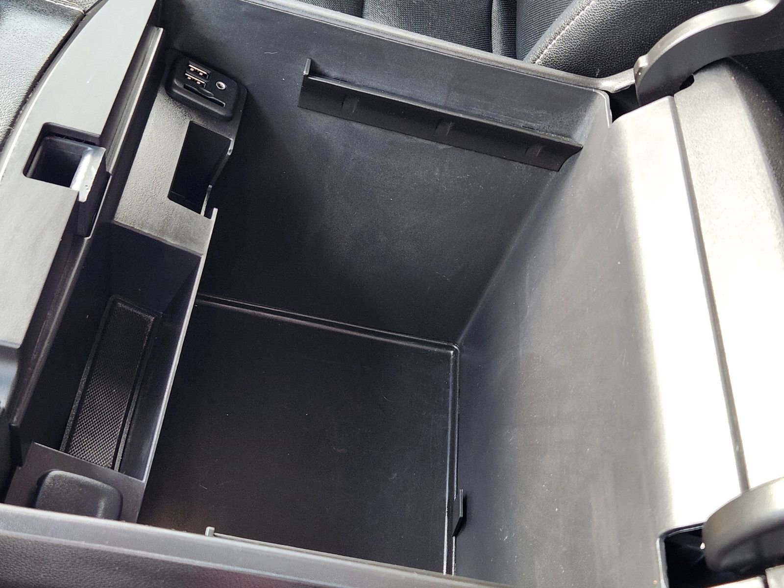 Used 2015 Chevrolet Suburban LTZ AWD/4WD image 22