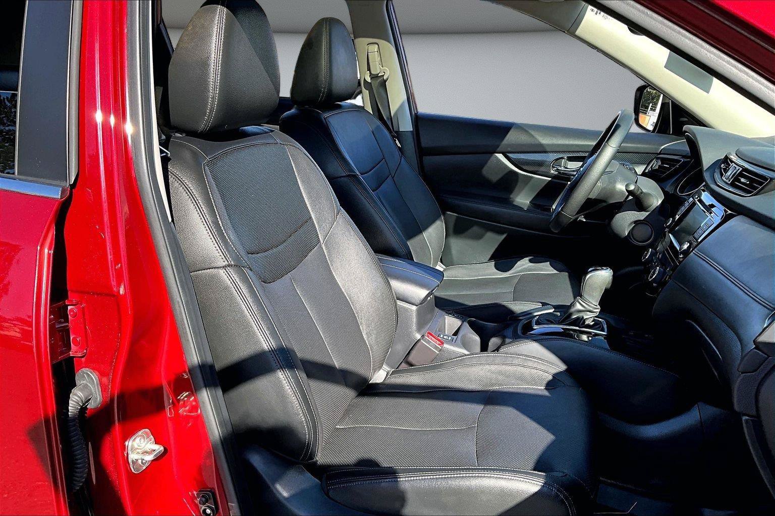 Used 2020 Nissan Rogue SL w/ Premium Package AWD/4WD image 30