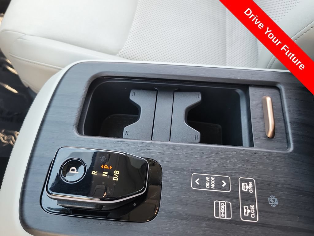 Used 2024 Nissan Ariya FWD image 13