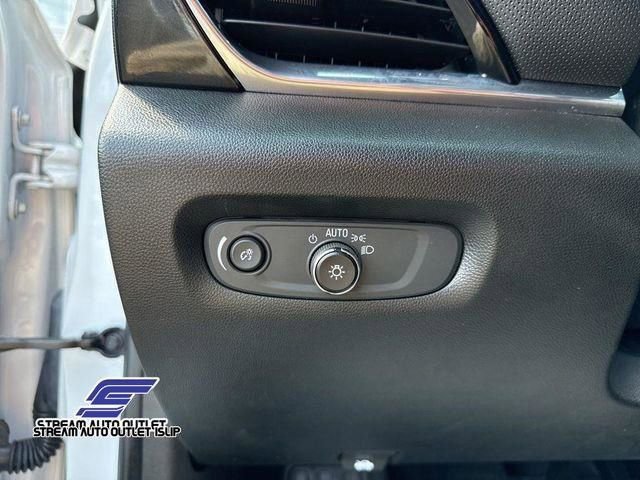 Used 2023 Chevrolet Traverse RS image 40