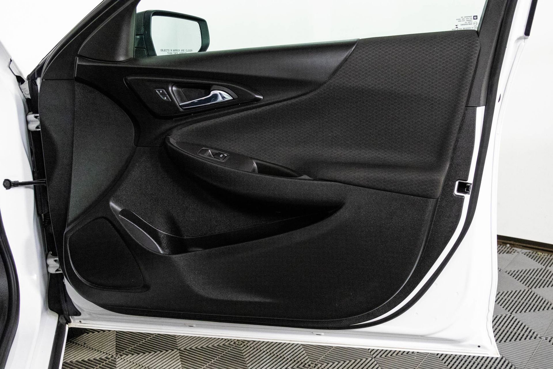 Used 2020 Chevrolet Malibu LS image 40