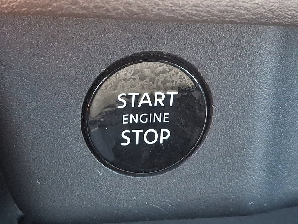 Used 2025 Nissan Rogue SV AWD/4WD image 23