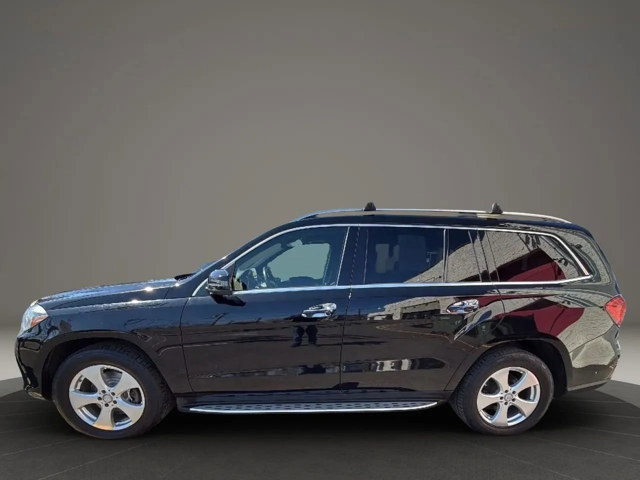 Used 2017 Mercedes-Benz GLS 450 4MATIC image 8