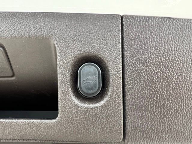 Used 2020 GMC Yukon XL Denali image 21