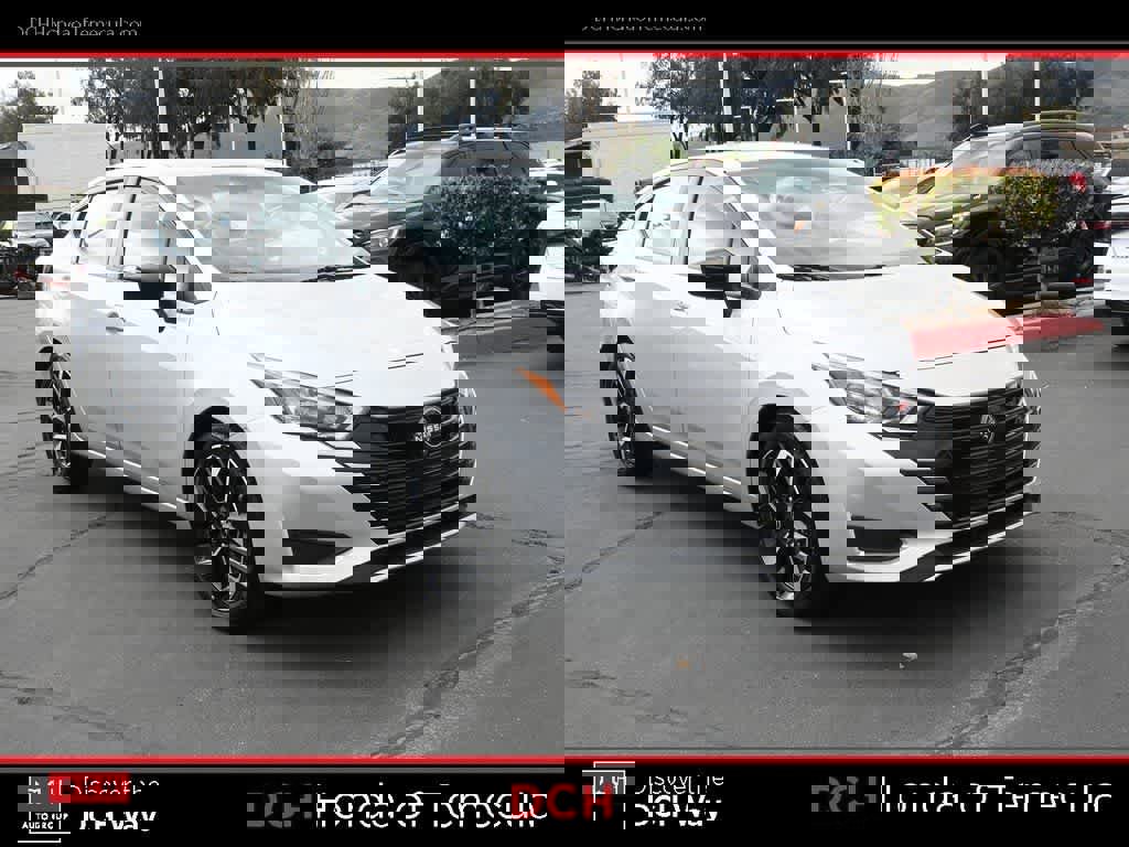 Used 2024 Nissan Versa SR image 3