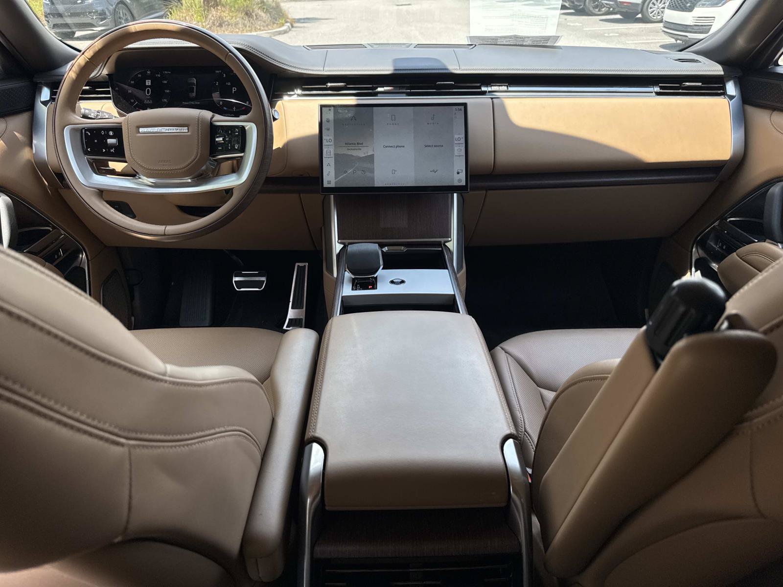 Used 2025 Land Rover Range Rover Autobiography AWD/4WD image 16