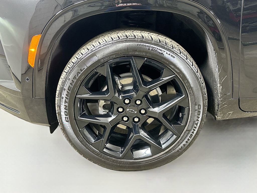 Used 2025 Chevrolet Traverse RS w/ LPO, Cargo Package image 8