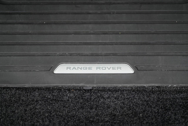 Used 2025 Land Rover Range Rover SE image 70