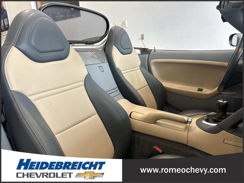 Used 2006 Pontiac Solstice Convertible w/ Premium Package RWD image 27