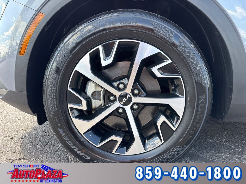 Used 2025 Kia Sportage EX w/ Premium Package FWD image 6