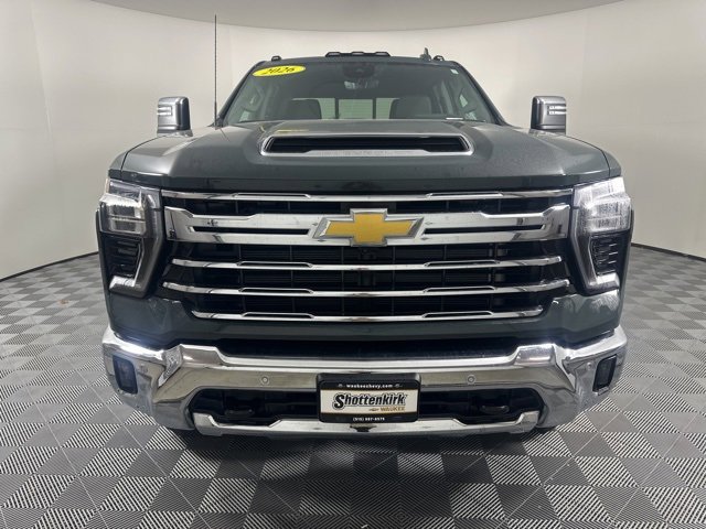 Used 2026 Chevrolet Silverado 2500 LTZ w/ LTZ Convenience Package image 7