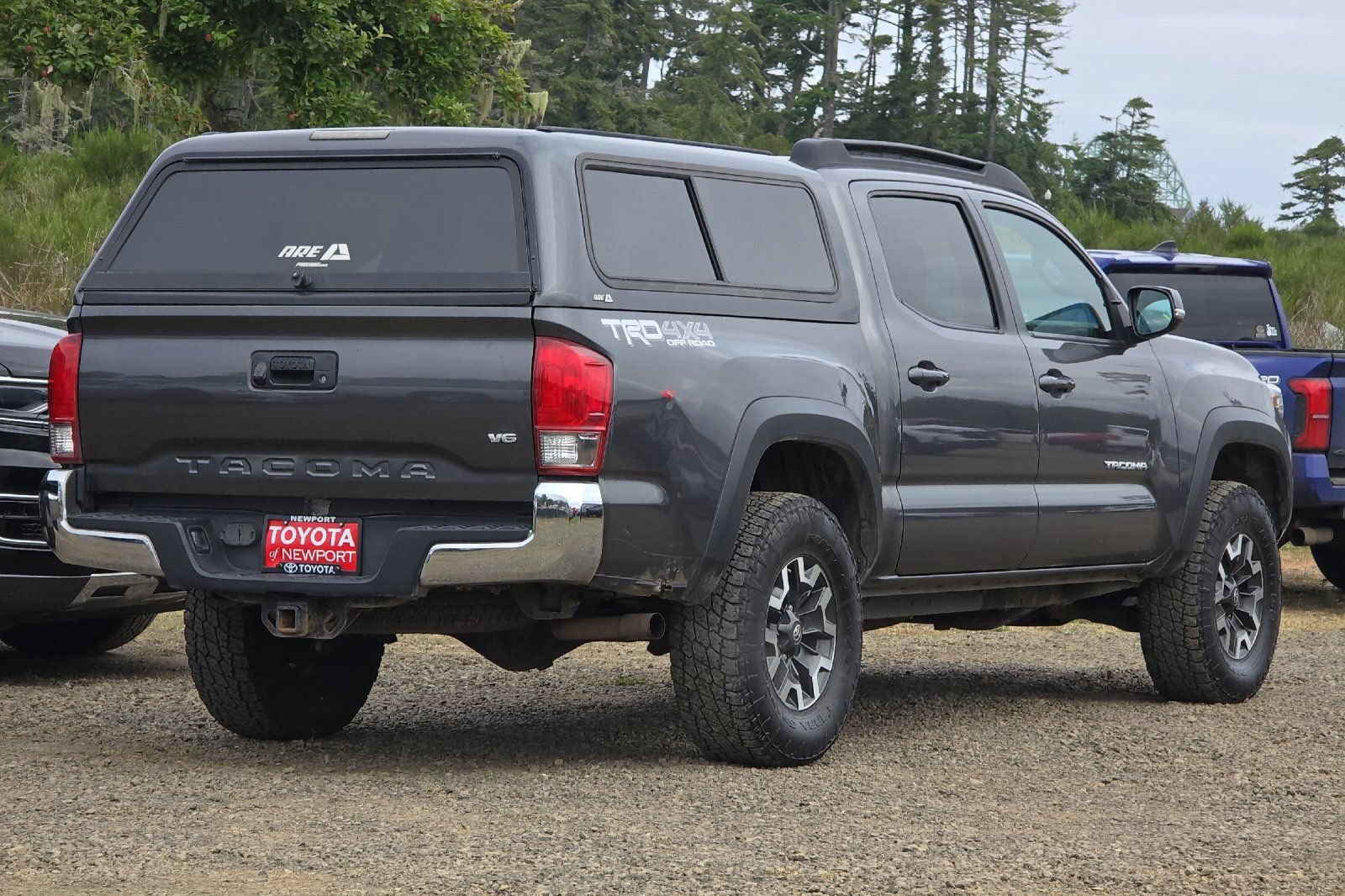 Used 2017 Toyota Tacoma TRD Off-Road w/ Tow Package (A/T) AWD/4WD image 4