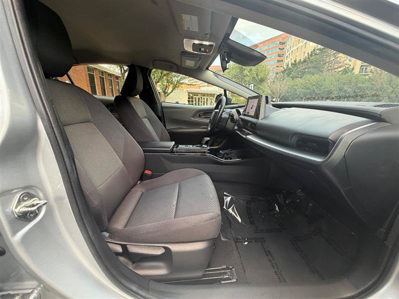 Used 2023 Toyota Prius LE FWD image 16