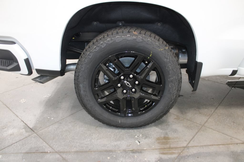 New 2026 Chevrolet Silverado 1500 Custom w/ LPO, Dark Essentials Package AWD/4WD image 33