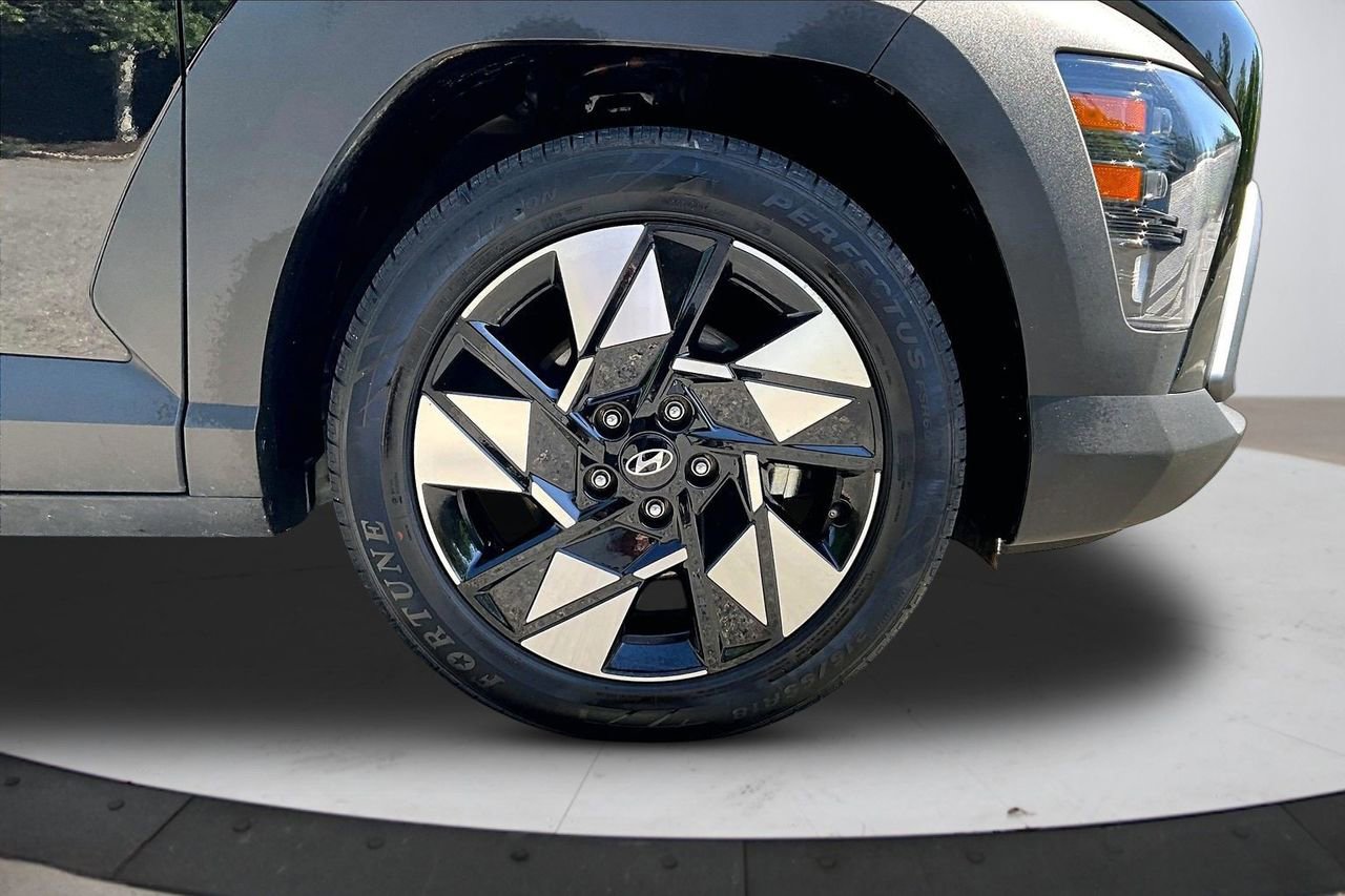 Used 2024 Hyundai Kona SEL FWD image 32