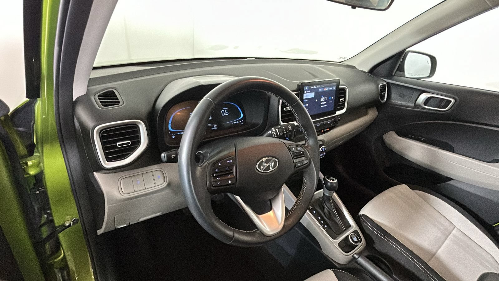 Certified 2023 Hyundai Venue SEL FWD image 17