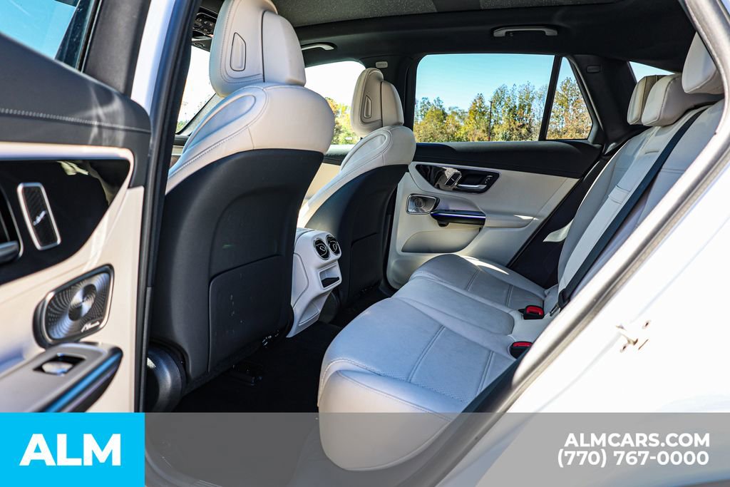 Used 2025 Mercedes-Benz GLC 300 4MATIC image 18