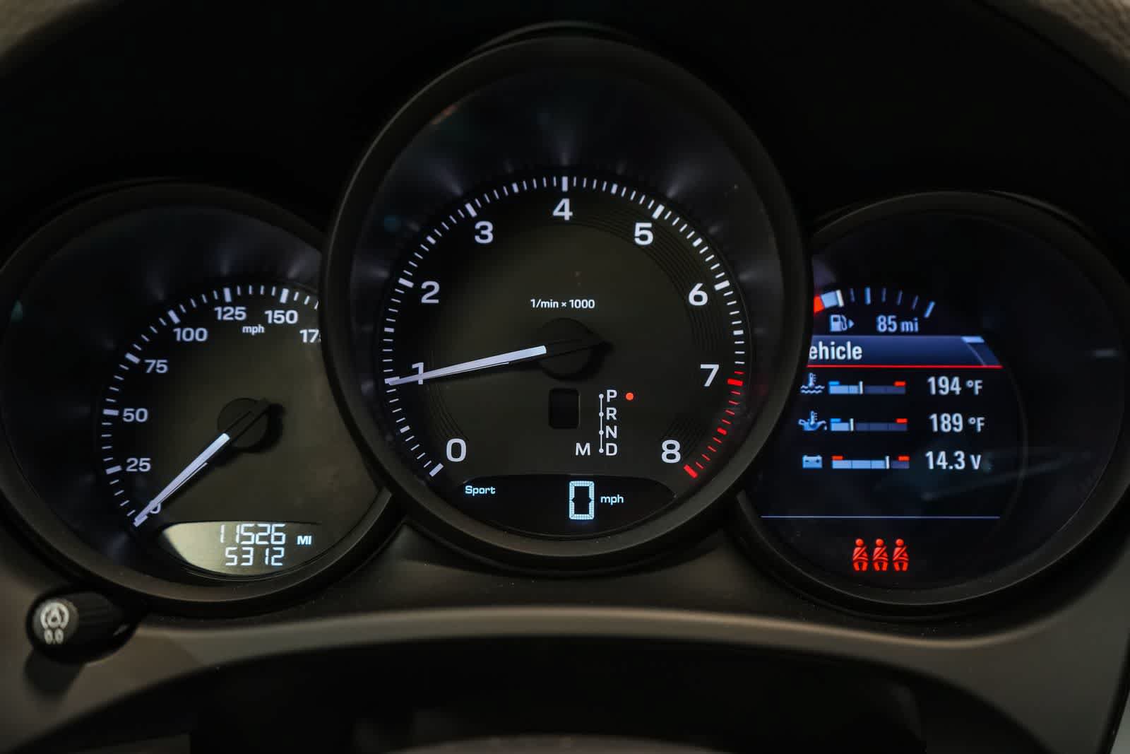 Certified 2024 Porsche Macan AWD/4WD image 27