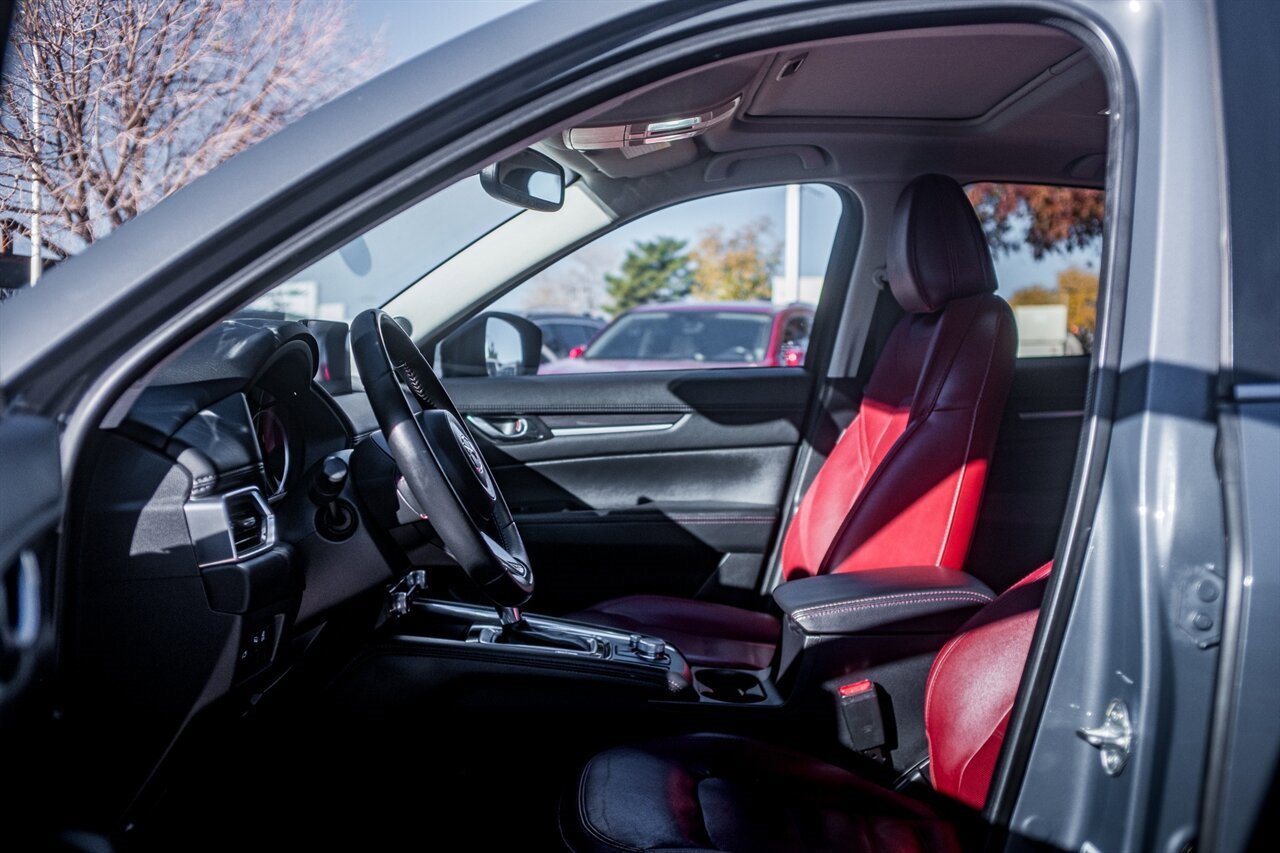 Used 2023 MAZDA CX-5 Carbon Edition image 12