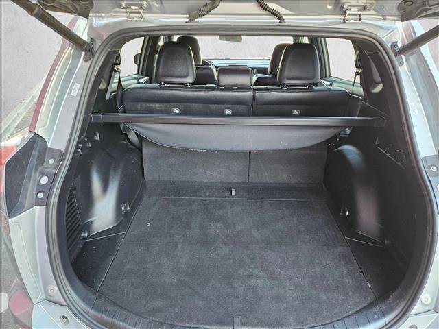 Used 2017 Toyota RAV4 SE FWD image 7