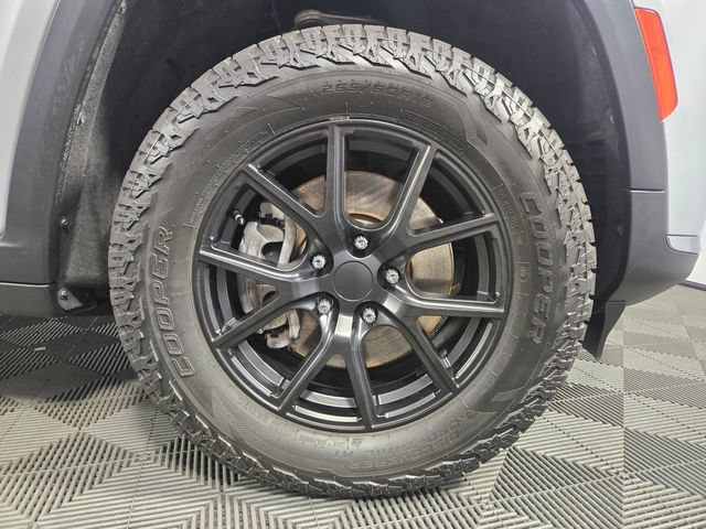 Used 2022 Jeep Grand Cherokee L Limited AWD/4WD image 11
