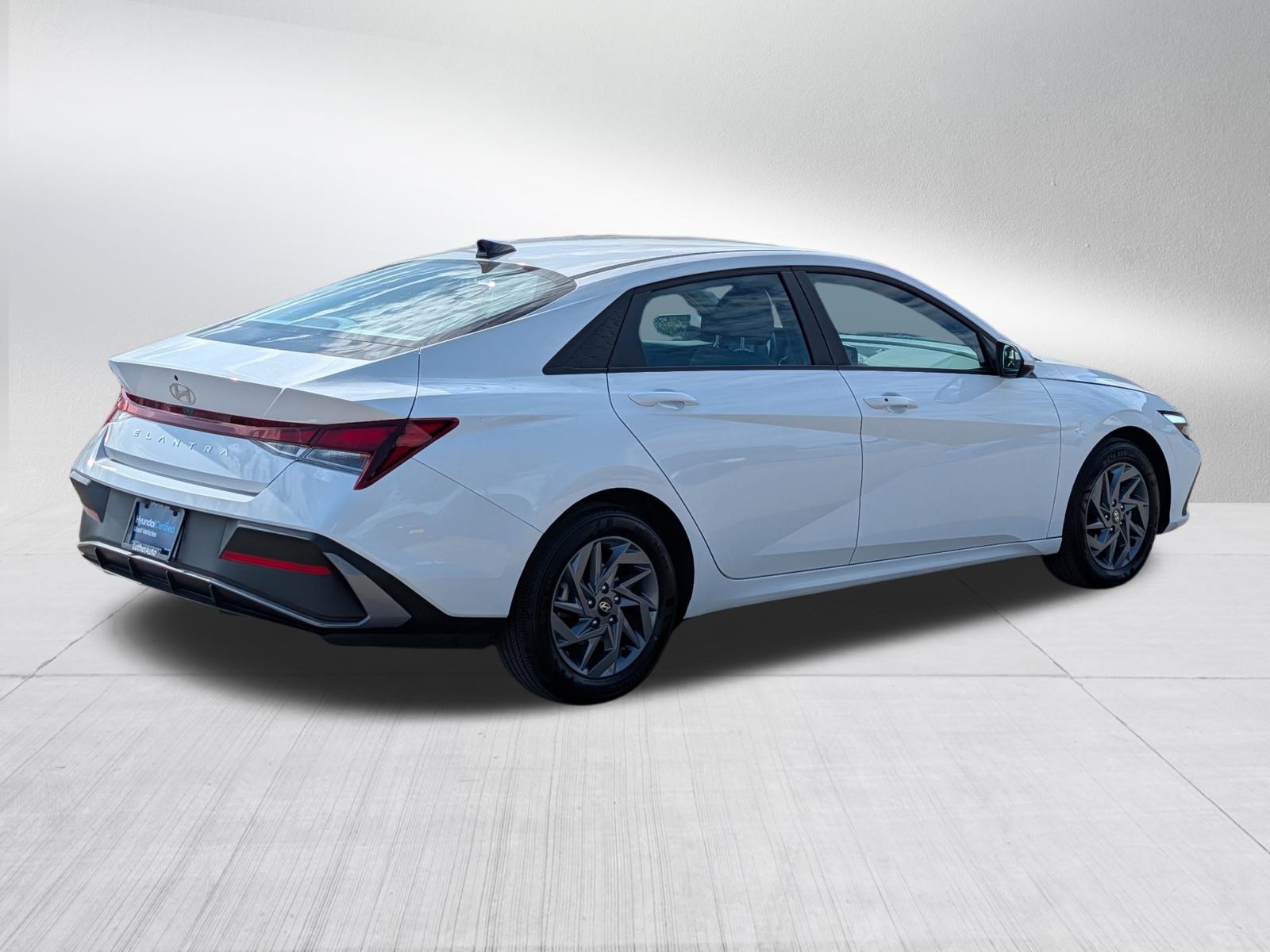 Certified 2024 Hyundai Elantra SEL FWD image 7