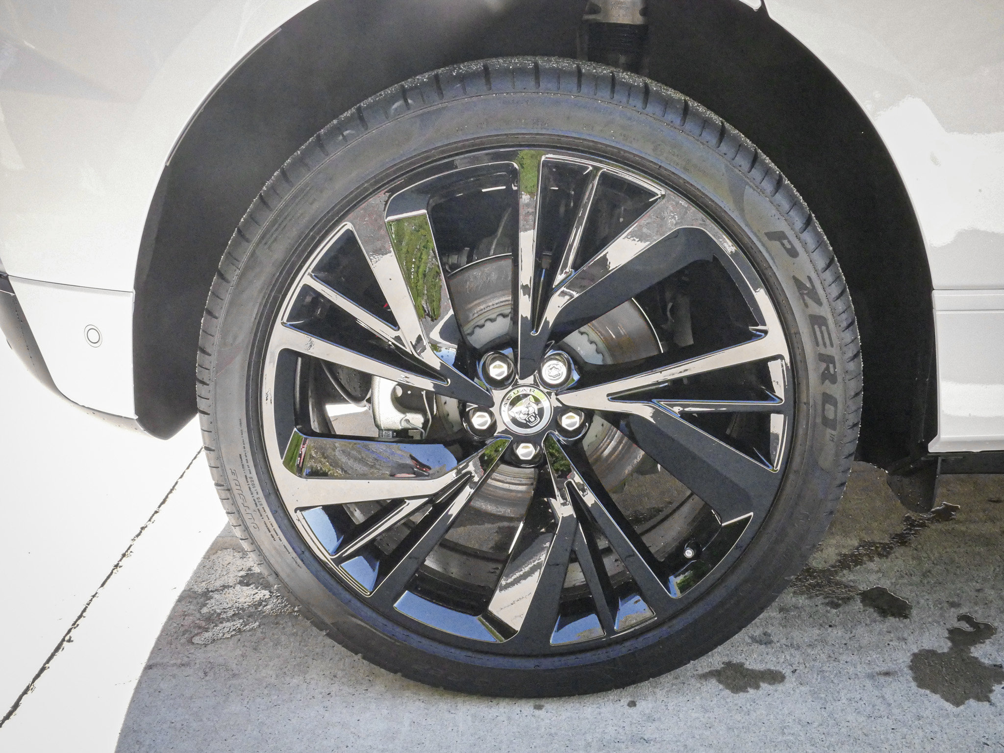 Used 2024 Jaguar I-PACE R-Dynamic HSE image 13