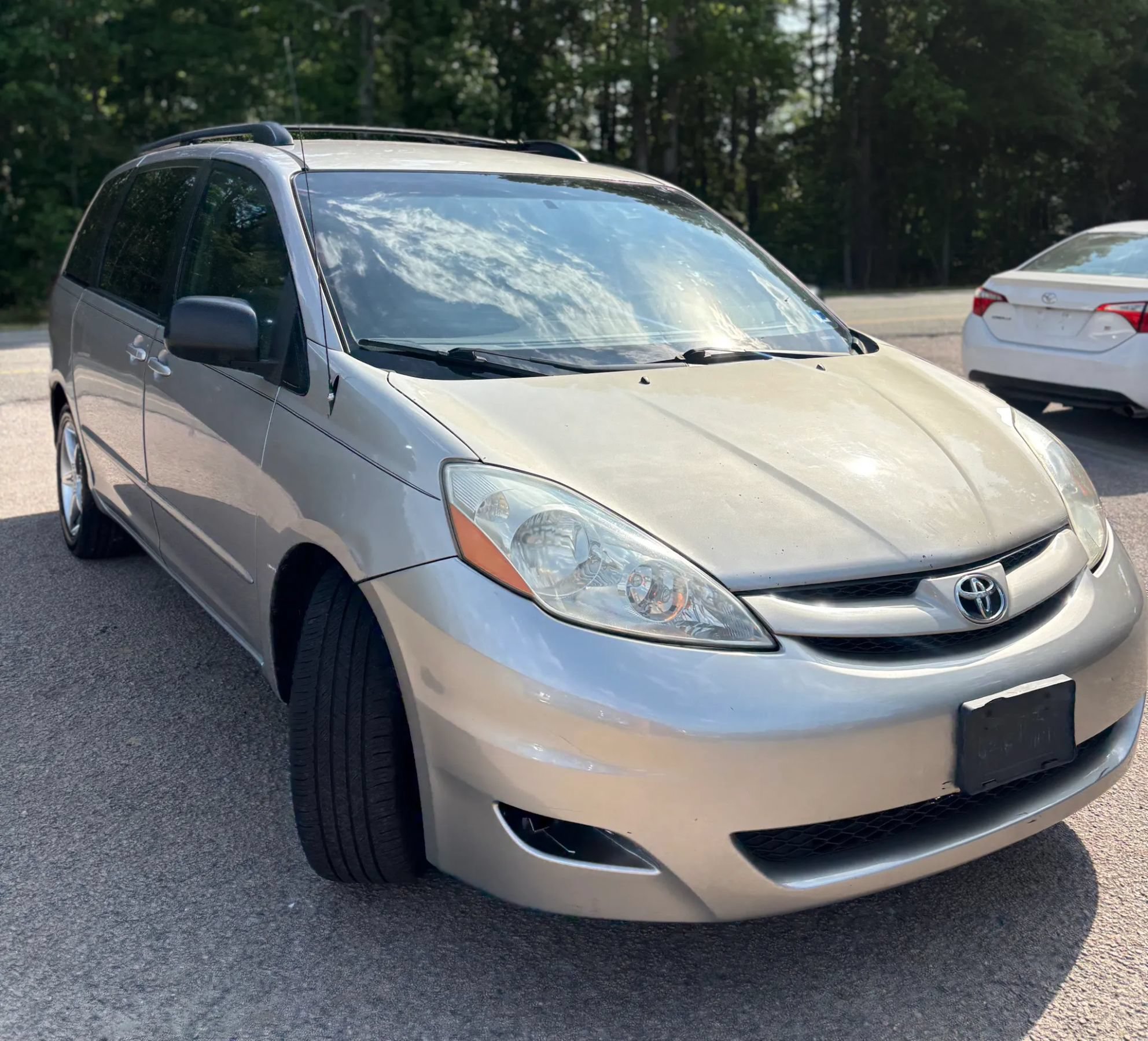 Used 2010 Toyota Sienna LE FWD image 7