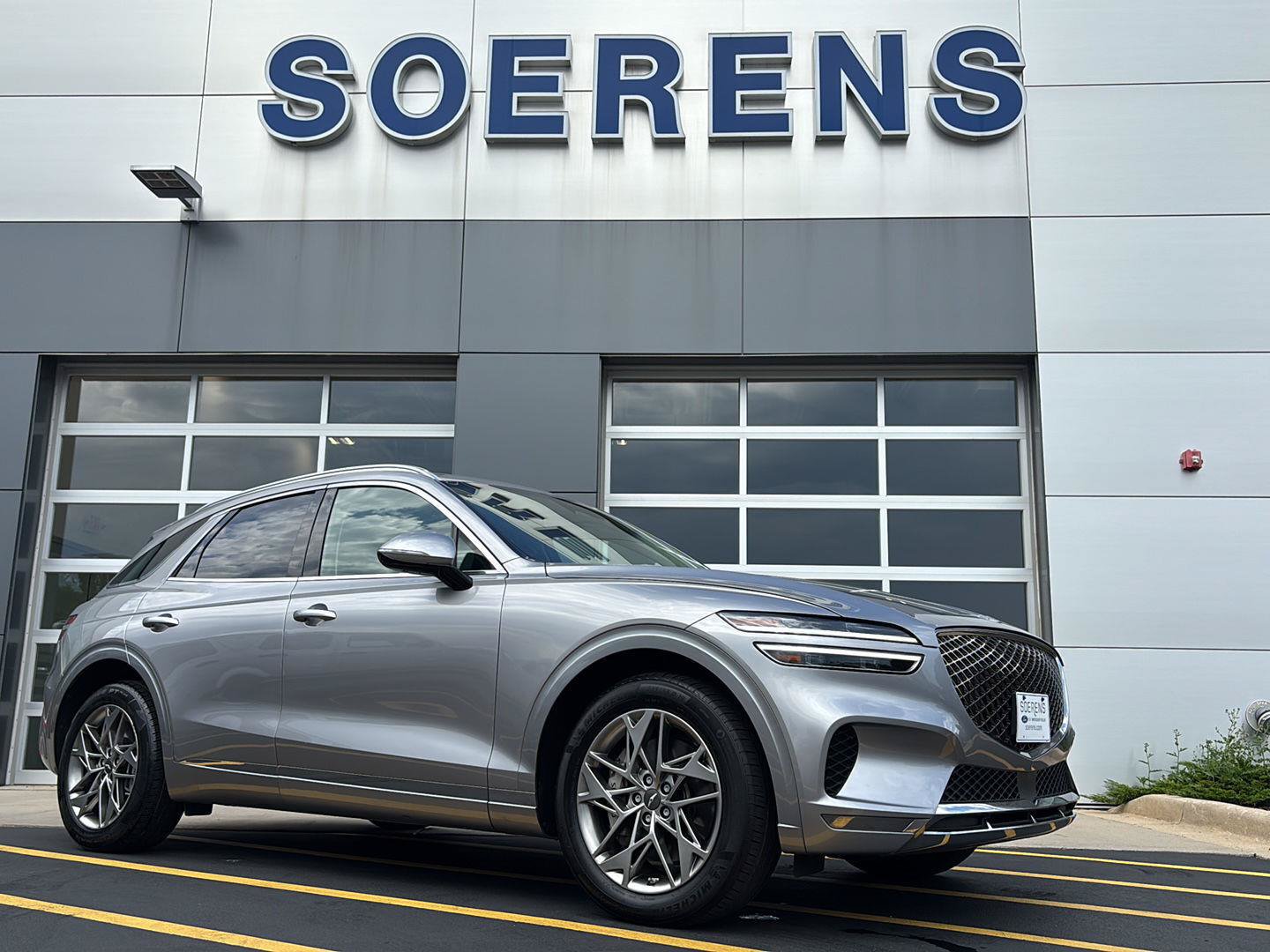 Used 2025 Genesis GV70 2.5T AWD/4WD image 1