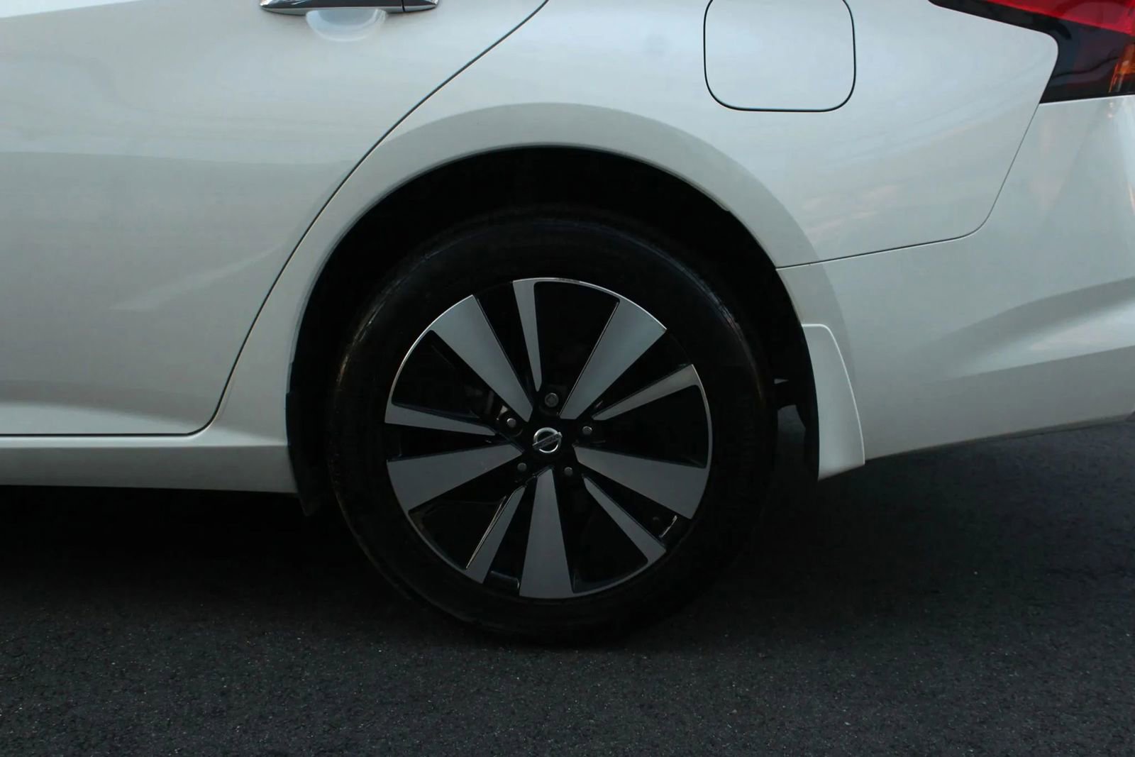 Used 2022 Nissan Altima 2.5 SV AWD/4WD image 9