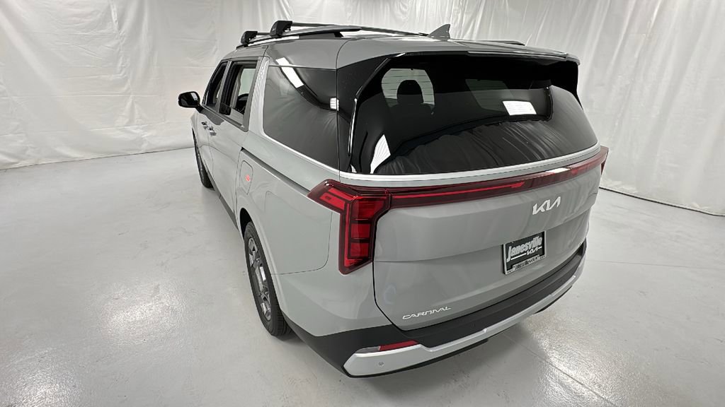 New 2026 Kia Carnival EX image 5