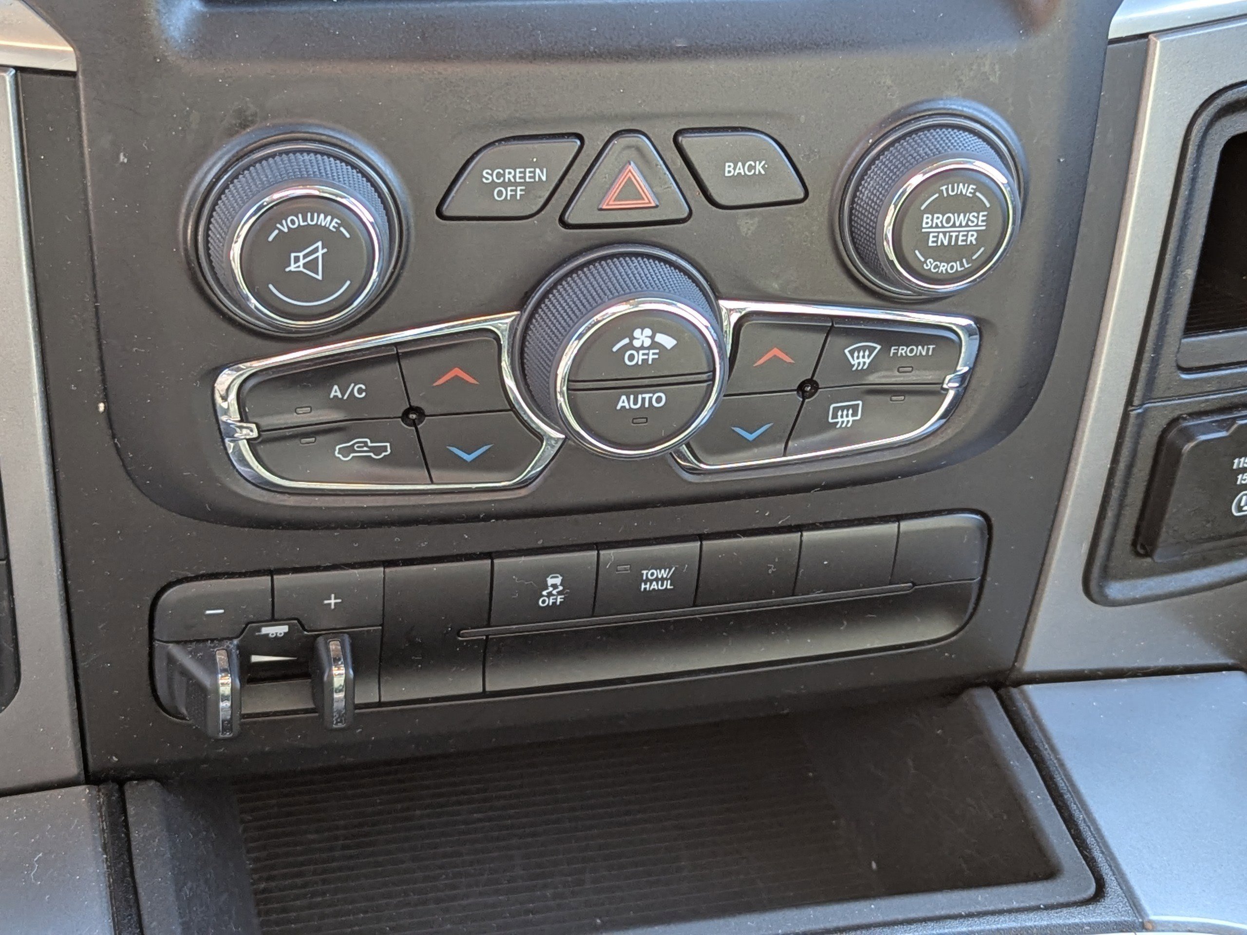 Used 2023 RAM 1500 Classic SLT w/ Trailer & Traction Group image 21