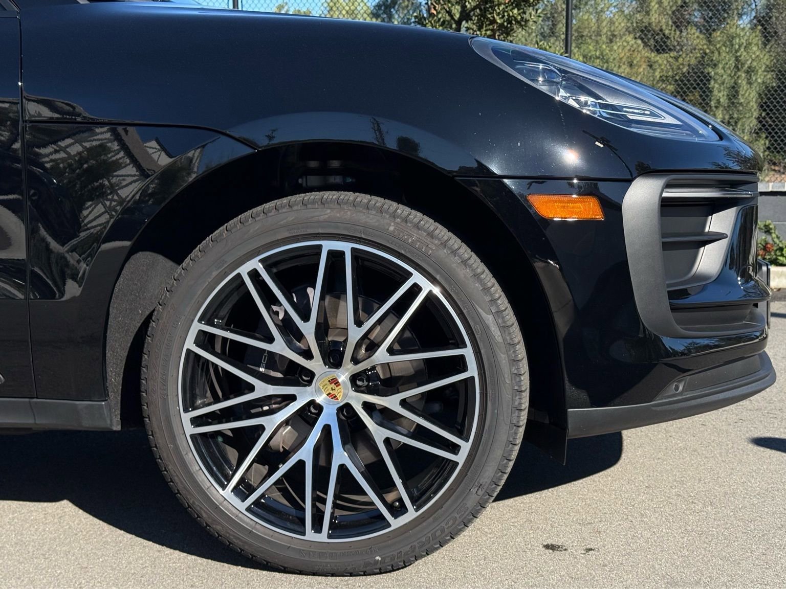 Used 2025 Porsche Macan image 12