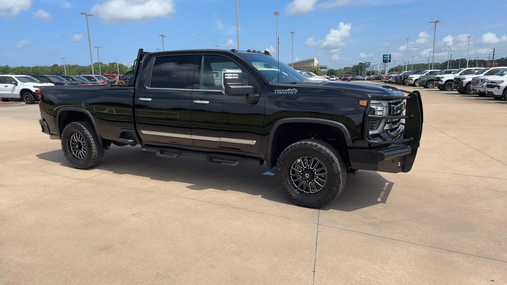 Used 2024 Chevrolet Silverado 3500 High Country w/ High Country Premium Package AWD/4WD image 9