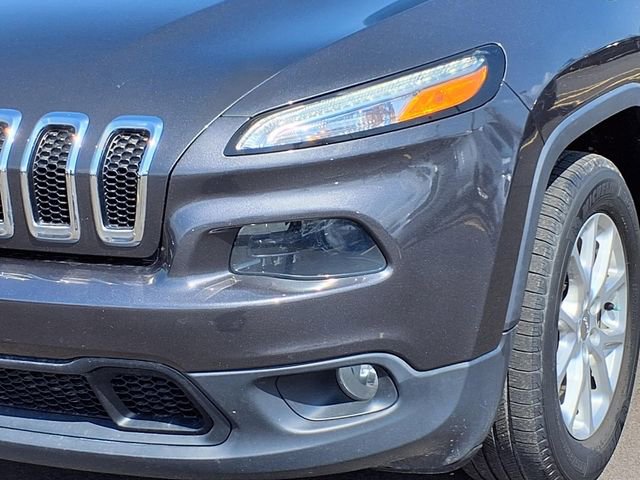 Used 2016 Jeep Cherokee Latitude w/ Cold Weather Group AWD/4WD image 25