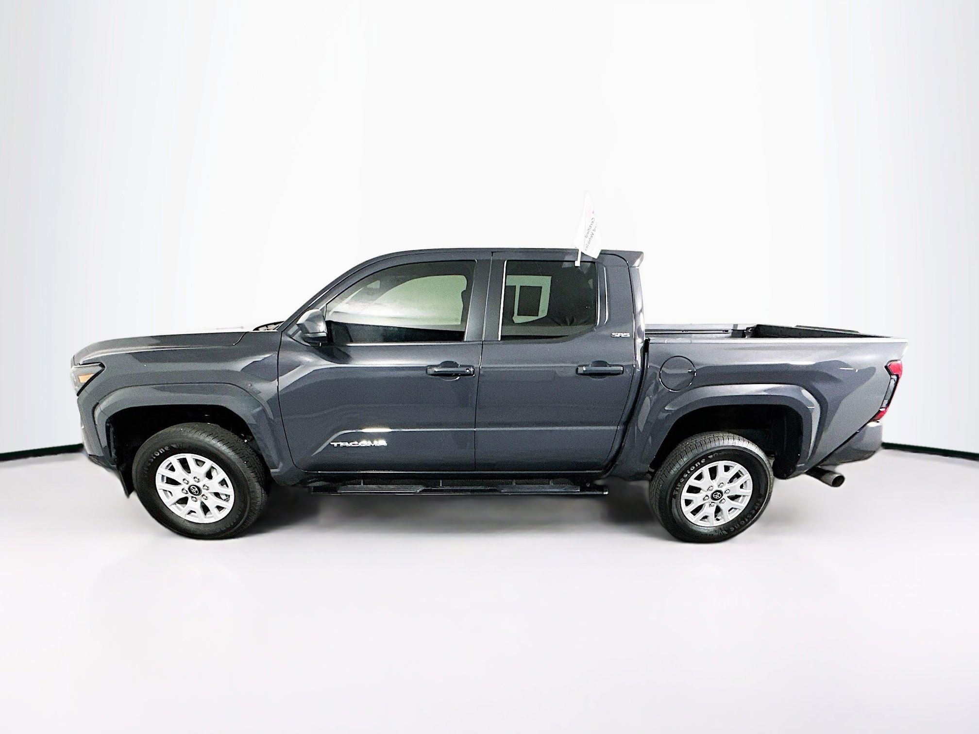 Used 2025 Toyota Tacoma SR5 image 6