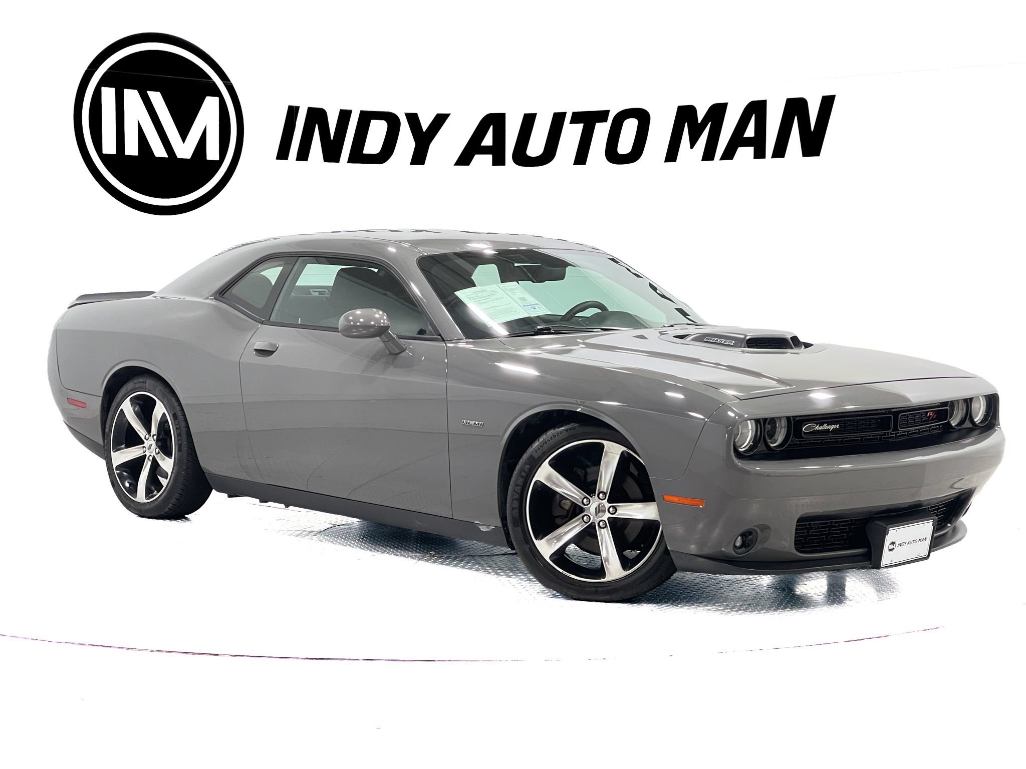 Used 2018 Dodge Challenger R/T RWD image 2