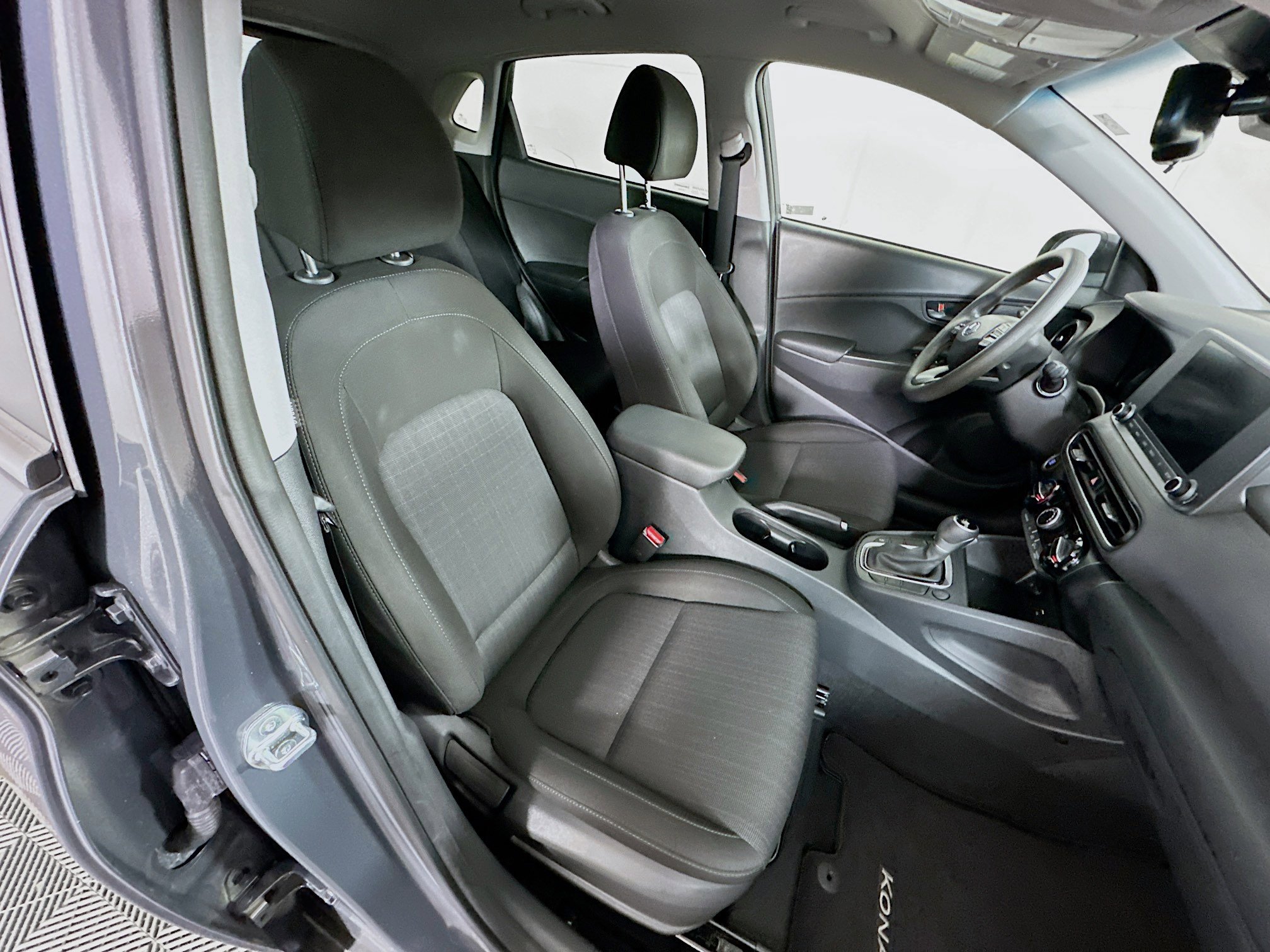 Used 2023 Hyundai Kona SEL w/ Cargo Package FWD image 29